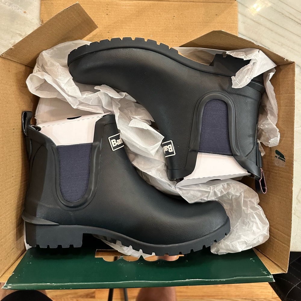 Barbour Rain Boots - Navy - Women’s Size 8